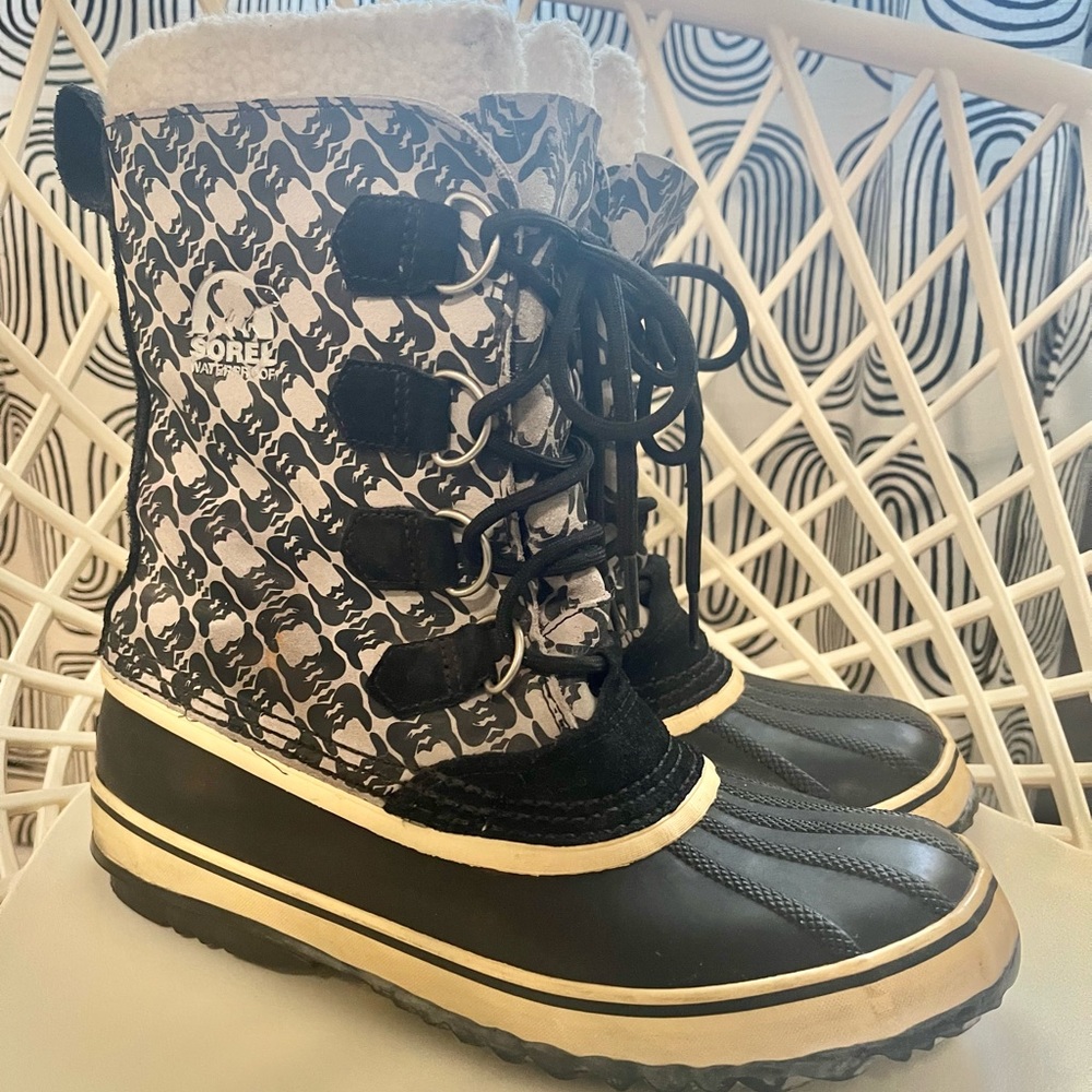 Sorel snow boots size 10